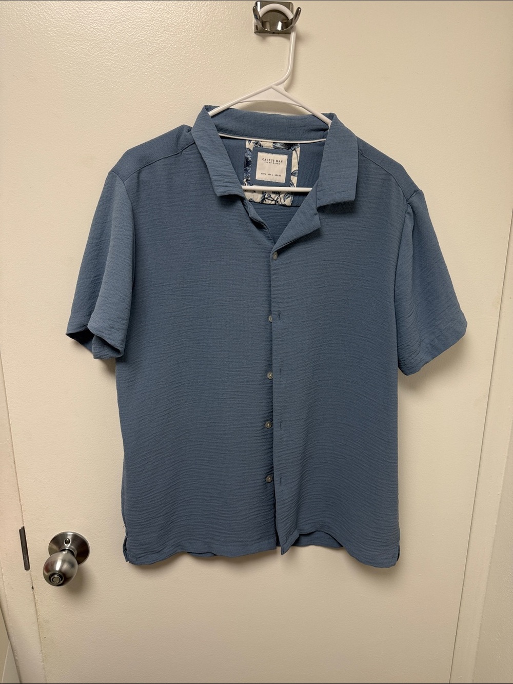 Cactus Man Slim Fit Men's Short-Sleeve Button-Down Shirt in Slate Blue